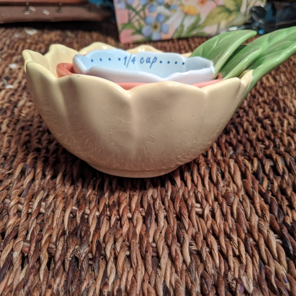 Redenvelope Floral Measuring Cups (set of 3) - Picture 8 of 8